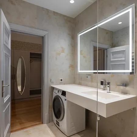 Roze Kurmajas Aparthotel *